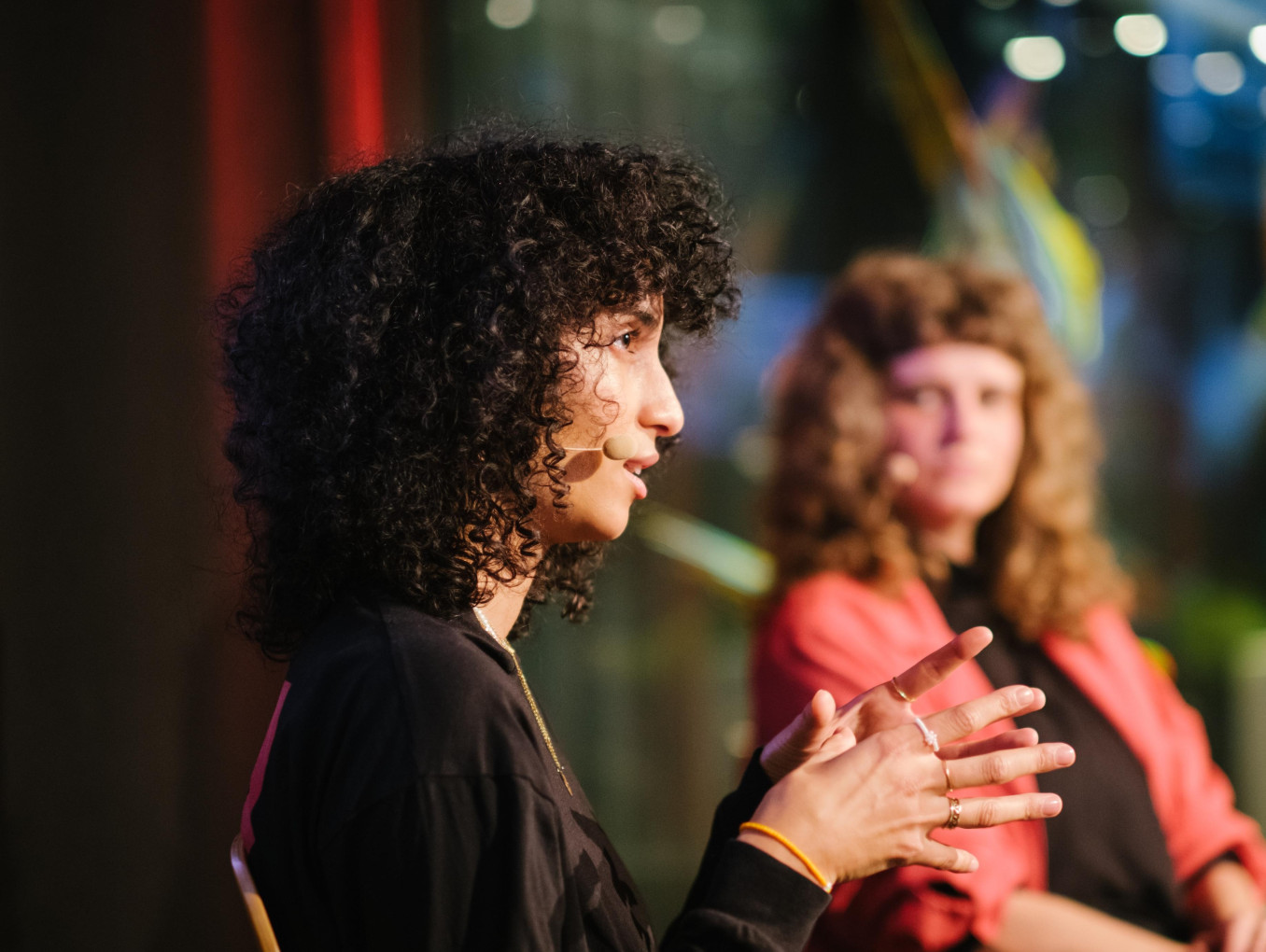 Women talking at the CAMPUS