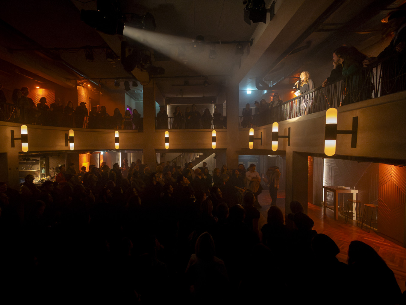 Wissenschaftlerin hält Vortrag bei Science of Rave im FORUM der Berlin Science Week