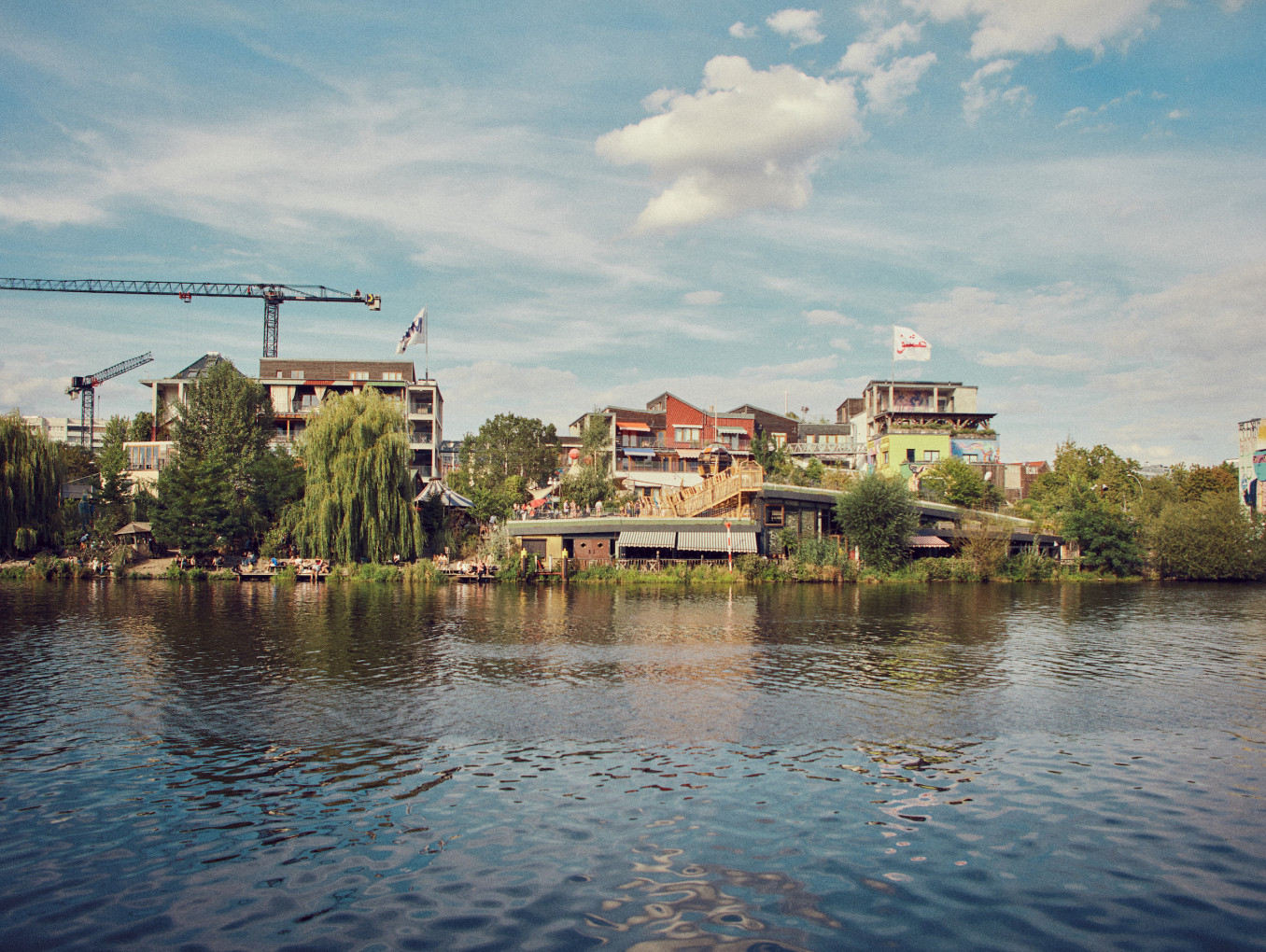 Ansicht Holzmarkt 25 vom Wasser