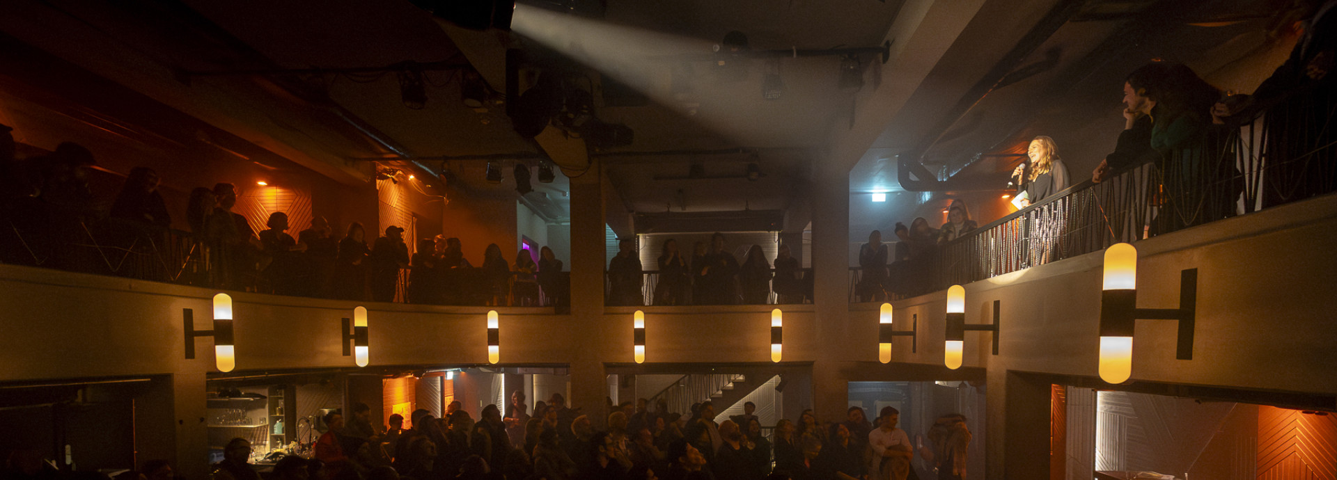 Wissenschaftlerin hält Vortrag bei Science of Rave im FORUM der Berlin Science Week
