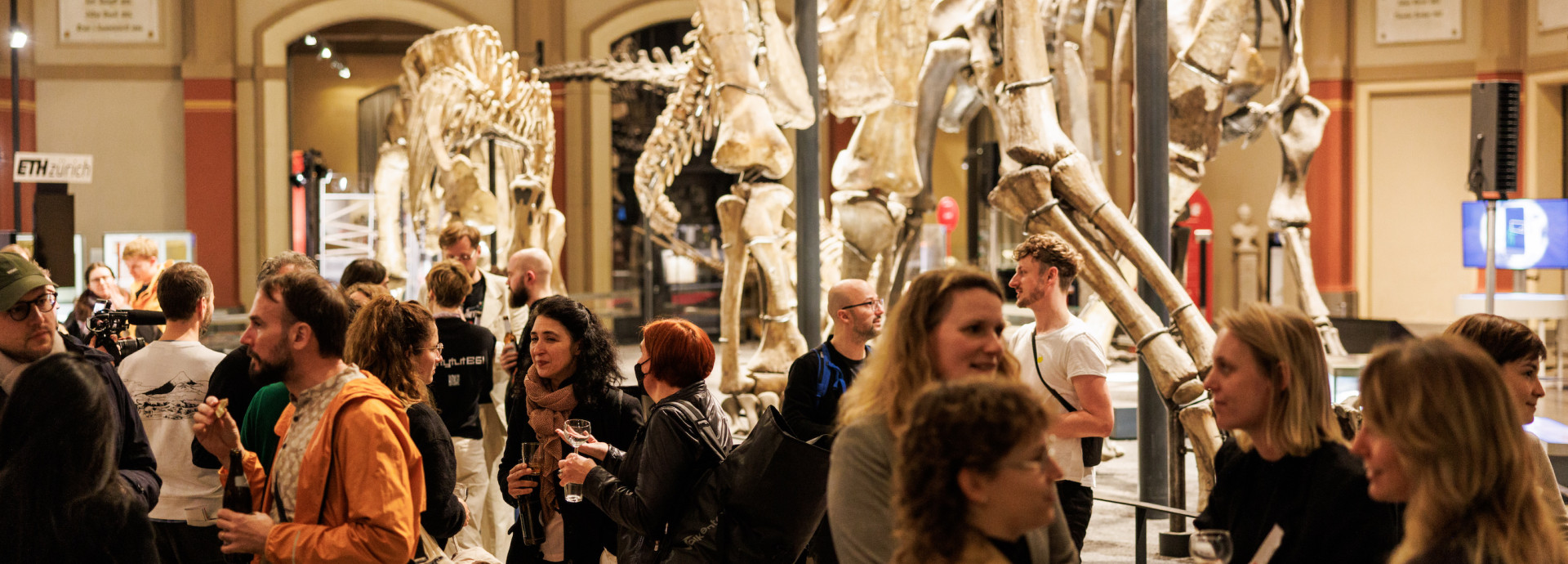 Network Session at the Berlin Science Week CAMPUS in the Dinosaur Hall