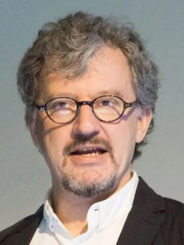 Porträtfoto von Benedikt Fischer
