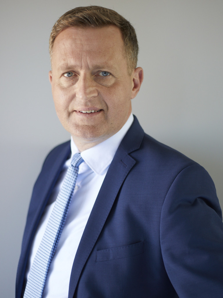 OLIVER FRIEDERICI, Staatssekretär für Gesellschaftlichen Zusammenhalt, Senatsverwaltung für Kultur und Gesellschaftlichen Zusammenhalt