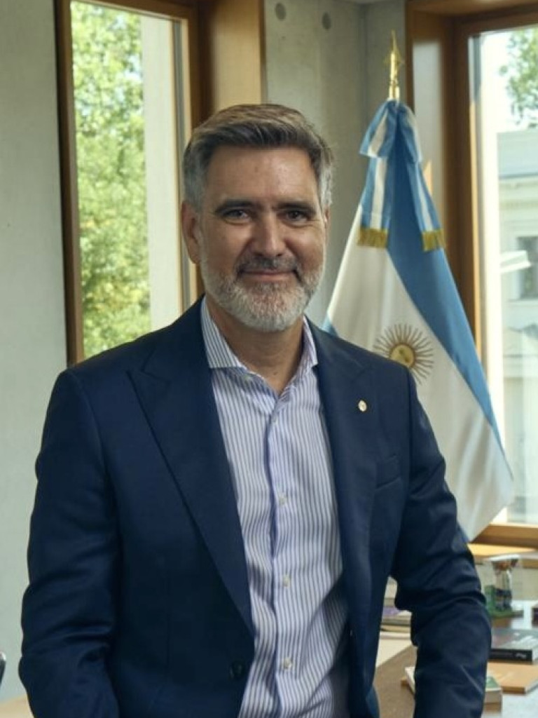 foto del Embajador Argentino en Alemania Fernando Brun