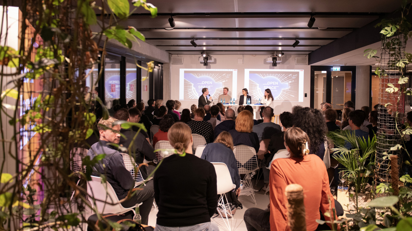 Veranstaltung der BUA Open Space mit Publikum und Podium